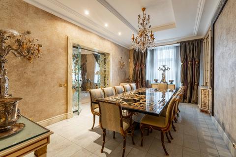 4 bedroom flat to rent, Hyde Park Gate, Kensington and Chelsea, London, SW7