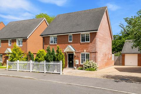 4 bedroom house for sale, Langwood Drive, Horley RH6