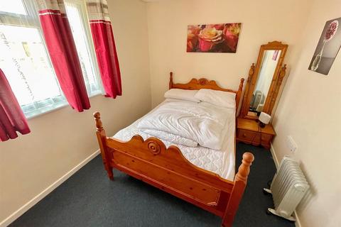 3 bedroom chalet for sale, Hemsby