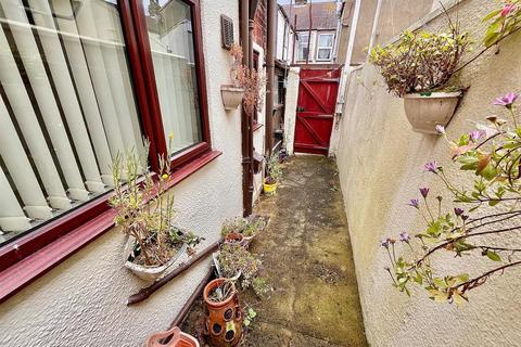 3 bedroom terraced house for sale, Winifred Road, Great Yarmouth