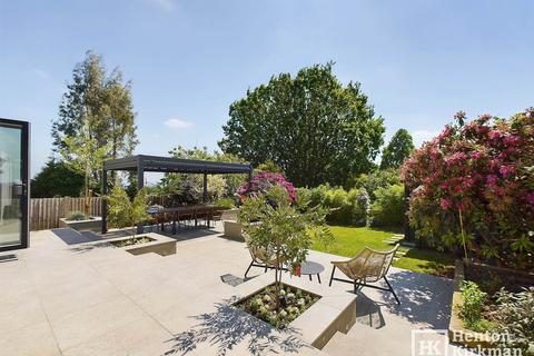 4 Hillside Road, Billericay, CM11 2DA