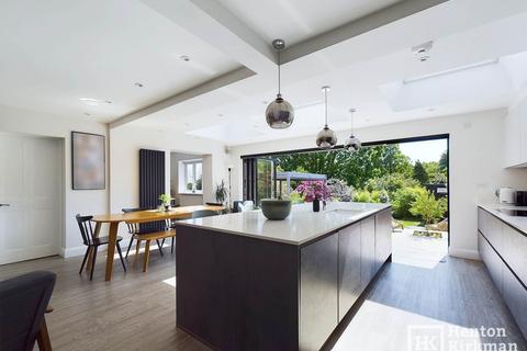 4 Hillside Road, Billericay, CM11 2DA