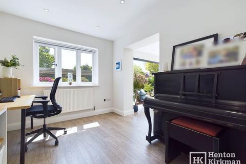 4 Hillside Road, Billericay, CM11 2DA
