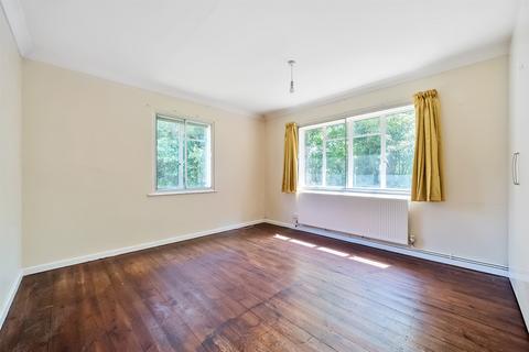 1 Byne Close, Storrington, Pulborough, RH20 4BS