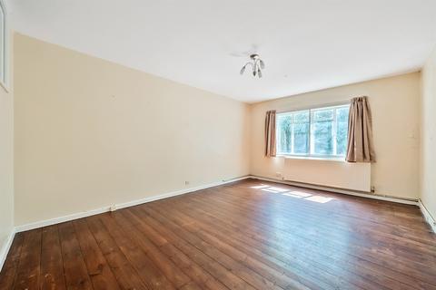 1 Byne Close, Storrington, Pulborough, RH20 4BS