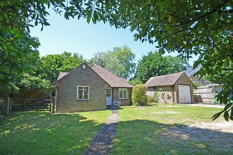 2 bedroom detached bungalow for sale, Byne Close, Storrington, West Sussex, RH20