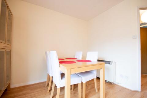 2 bedroom flat to rent, 2333L – St Leonards Lane, Edinburgh, EH8 9SD