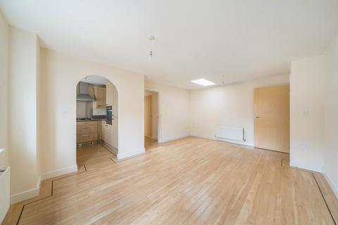 25 Collier Crescent, Witney, OX28 6GN