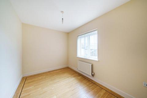 25 Collier Crescent, Witney, OX28 6GN