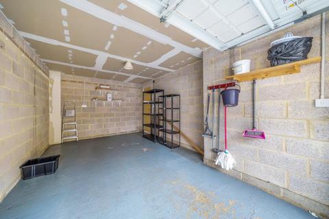 25 Collier Crescent, Witney, OX28 6GN