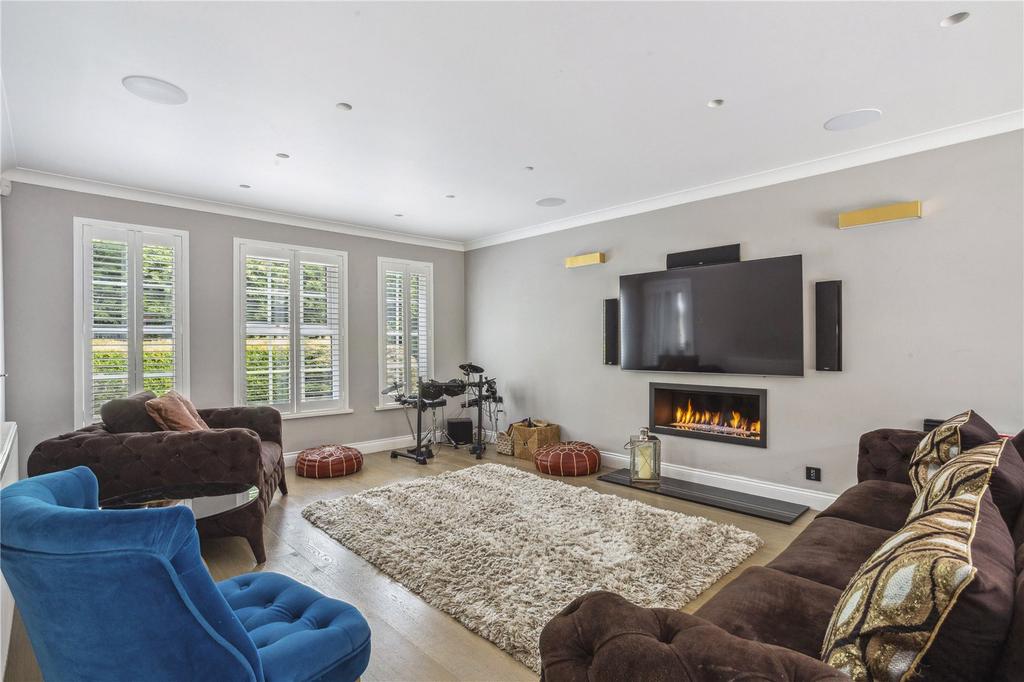 Sitting/Dining Room
