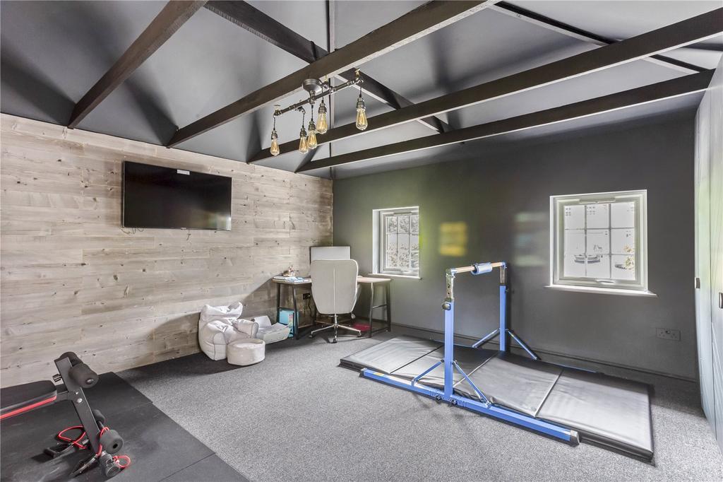 Garage/Gym
