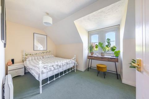 1 bedroom apartment for sale, Lancing House, Hallam Close, WATFORD, WD24