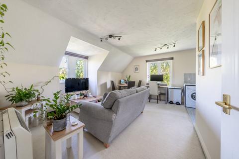 1 bedroom apartment for sale, Lancing House, Hallam Close, WATFORD, WD24