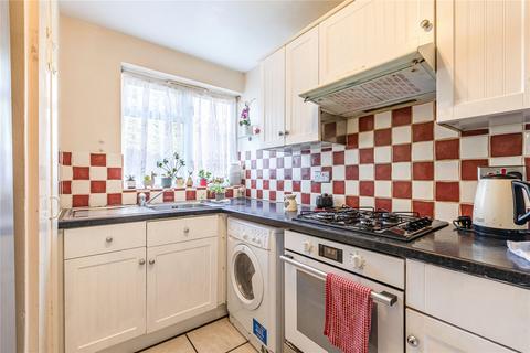 2 bedroom flat for sale, Rodwell Court, Surrey KT15