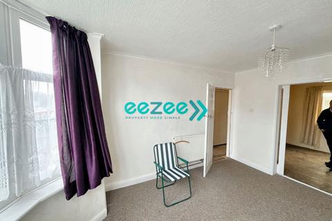 3 bedroom semi-detached house for sale, Windsor Grove, Stourbridge, West Midlands, DY8 5AQ