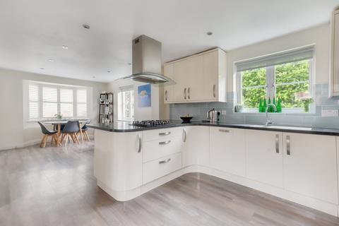 11 Abell Way, Springfield, Chelmsford, CM2 6WU