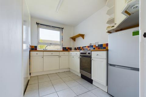 2 bedroom flat to rent, Winklebury Centre, Winklebury, Basingstoke, RG23