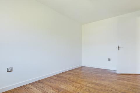 2 bedroom flat to rent, Winklebury Centre, Winklebury, Basingstoke, RG23