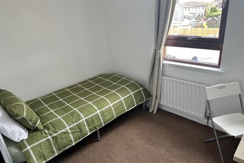 2 bedroom flat to rent, Old Street, Glasgow, G81