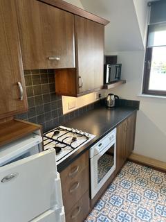 2 bedroom flat to rent, Old Street, Glasgow, G81