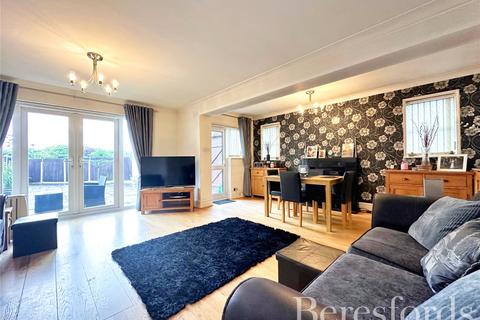 3 bedroom semi-detached house for sale, Henderson Close, Hornchurch, RM11