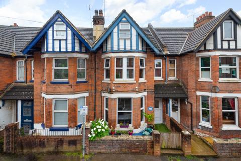 7 Bradstone Avenue, Folkestone, CT19 5AQ