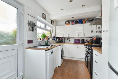 7 Bradstone Avenue, Folkestone, CT19 5AQ