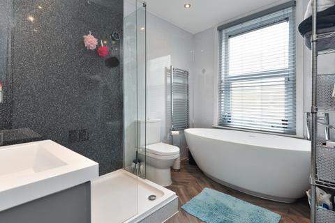 7 Bradstone Avenue, Folkestone, CT19 5AQ