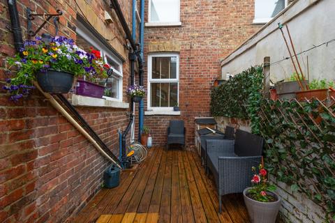 7 Bradstone Avenue, Folkestone, CT19 5AQ