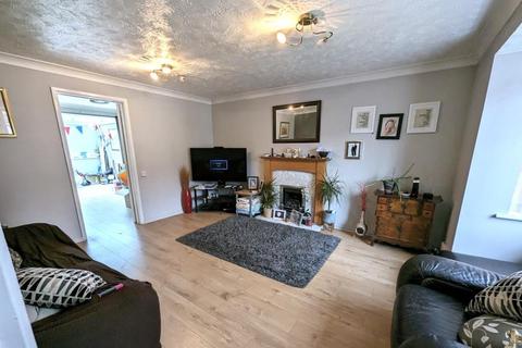 4 bedroom terraced house to rent, Abelia Close, Woking GU24