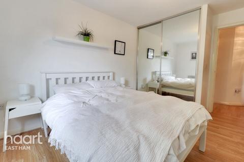 1 bedroom flat for sale, Elderberry Way, London
