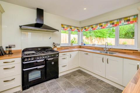 21 Tredegar Road, Emmer Green, Reading, RG4 8QE