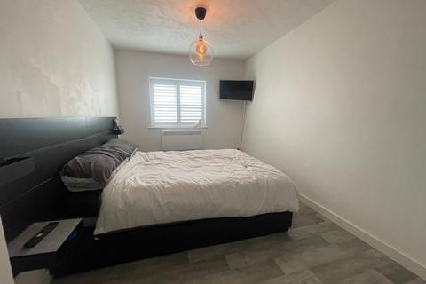 2 bedroom flat for sale, West Street, Gravesend, Kent, DA11