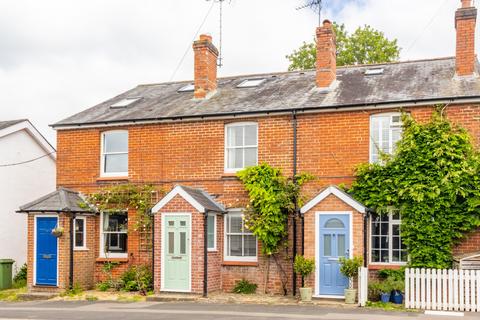 3 bedroom terraced house to rent, The Dean, Alresford, Hampshire, SO24