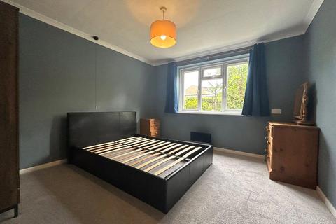 3 bedroom bungalow to rent, Pendlebury, Bracknell, Berkshire, RG12