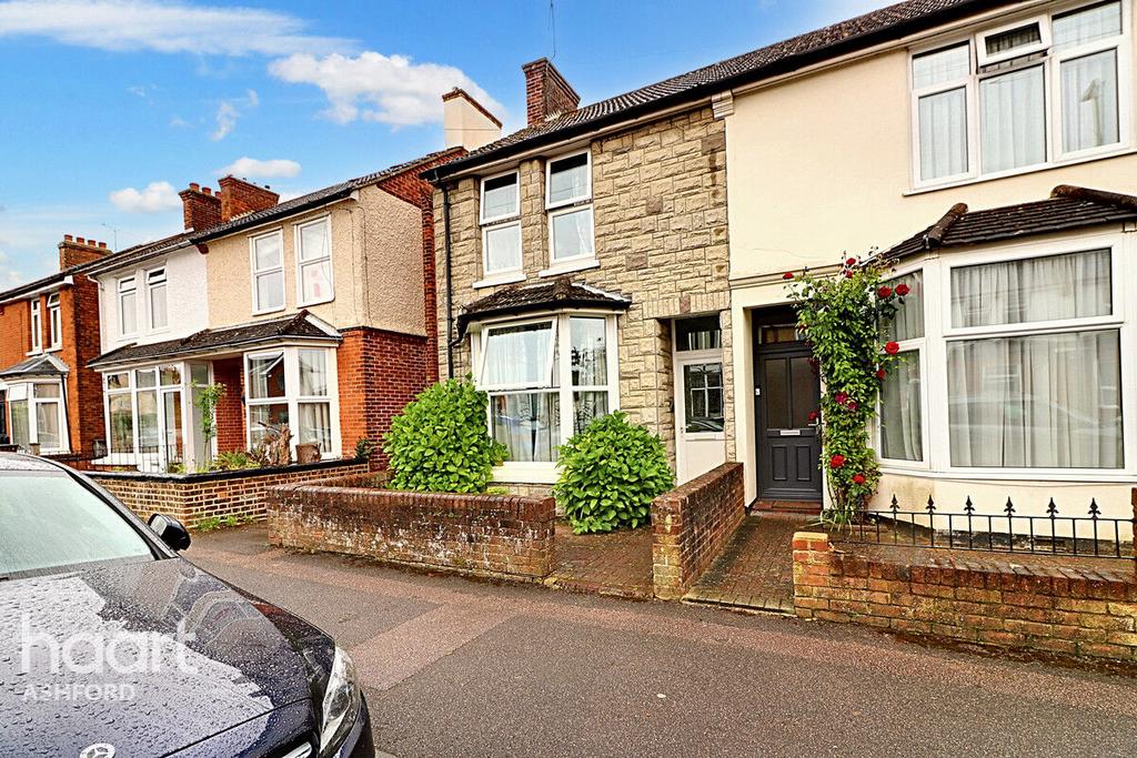 William Road, Ashford 3 bed semidetached house for sale £300,000