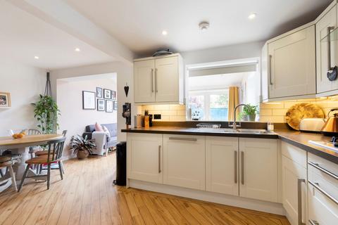 25 Brymore Close, Prestbury, Cheltenham, GL52 3DZ