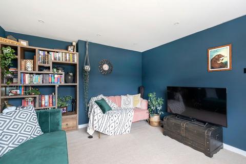 25 Brymore Close, Prestbury, Cheltenham, GL52 3DZ