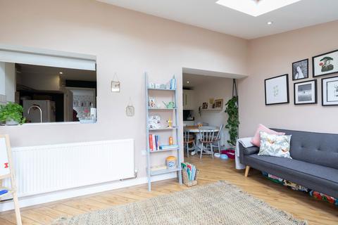 25 Brymore Close, Prestbury, Cheltenham, GL52 3DZ