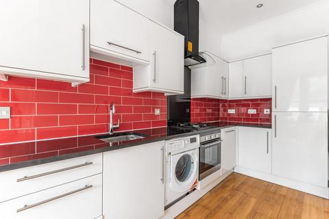 3 bedroom flat for sale, Archway Road, Highgate