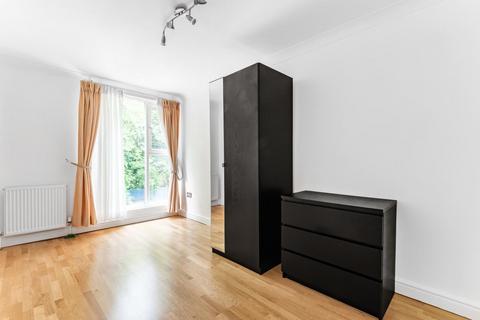 3 bedroom flat for sale, Archway Road, Highgate