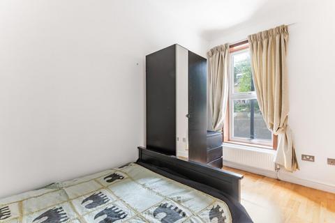 3 bedroom flat for sale, Archway Road, Highgate