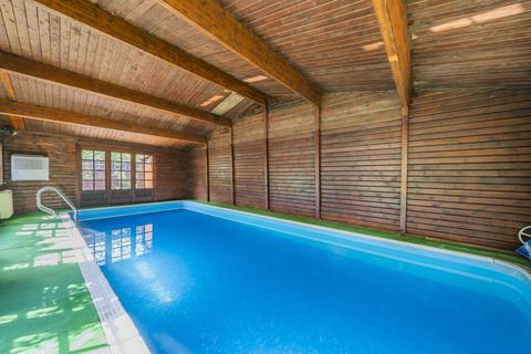 1 Maywood Close, Beckenham, BR3 5BW