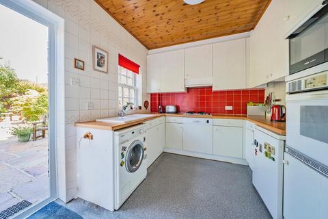 1 Maywood Close, Beckenham, BR3 5BW