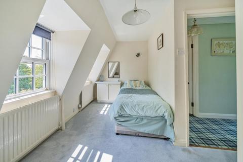 1 Maywood Close, Beckenham, BR3 5BW