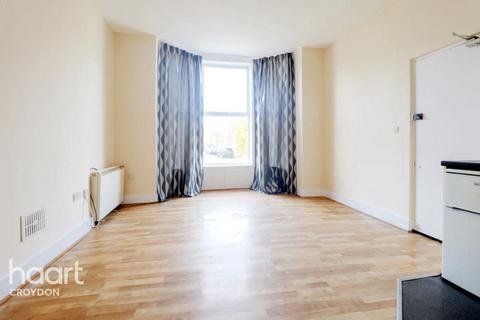 Studio to rent, Beulah Road, Thornton Heath