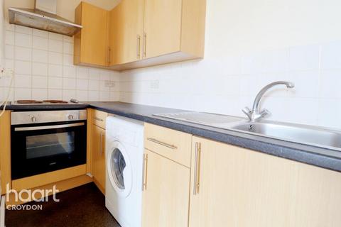 Studio to rent, Beulah Road, Thornton Heath