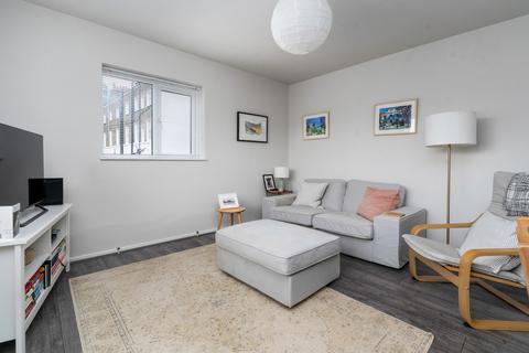 2 bedroom apartment to rent, Kelross Road, London, N5