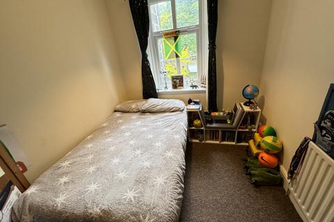 2 bedroom apartment to rent, 3 Stone Villas,  Leeds, LS6
